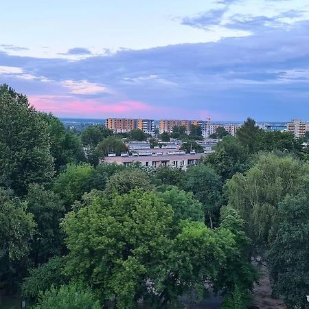 Uroczy, Jasny Apartament Oraz Bezplatny Parking! Apartment Krasków Exterior foto