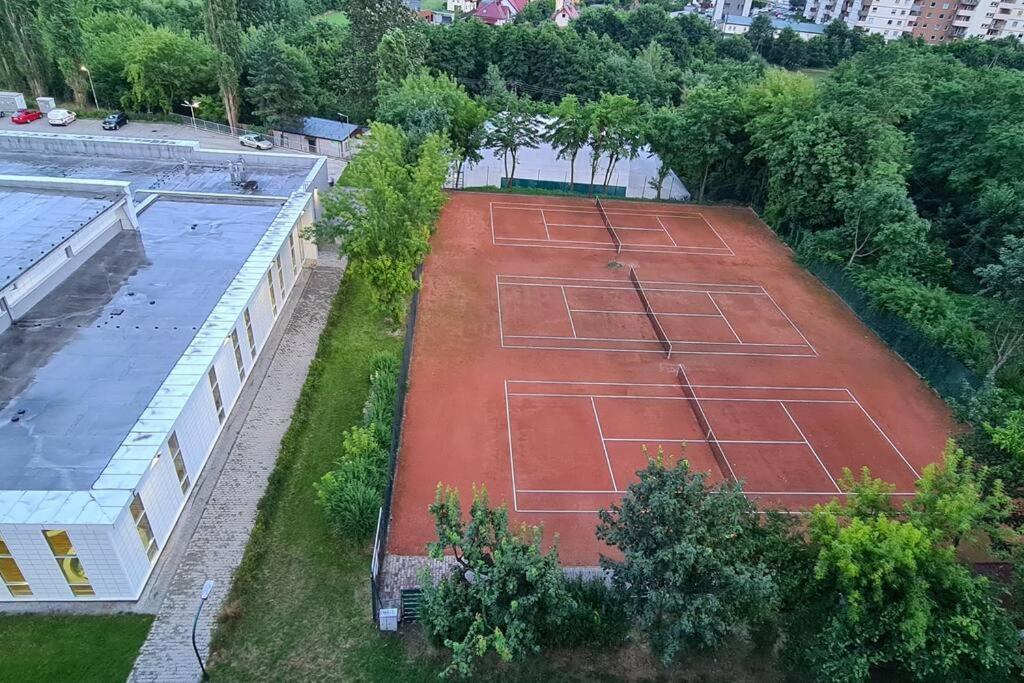 Uroczy, Jasny Apartament Oraz Bezplatny Parking! Apartment Krasków Exterior foto