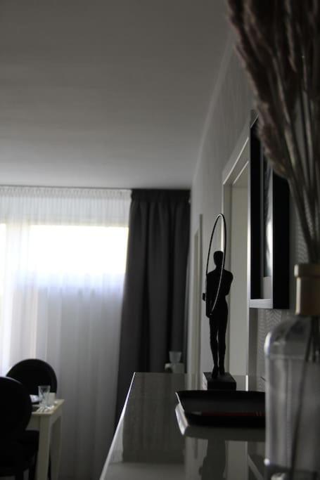 Uroczy, Jasny Apartament Oraz Bezplatny Parking! Apartment Krasków Exterior foto