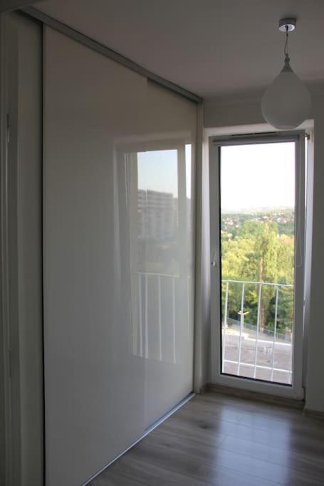 Uroczy, Jasny Apartament Oraz Bezplatny Parking! Apartment Krasków Exterior foto